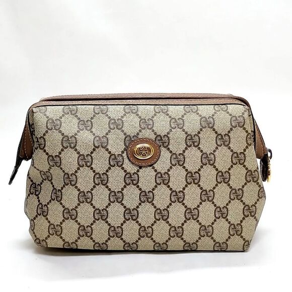 Gucci Handbags - GUCCI GG Pvc Leather Clutch Bag 💼